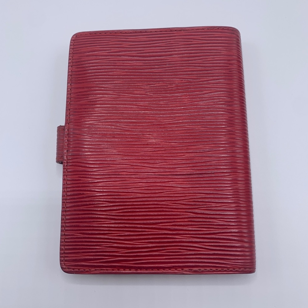 Louis Vuitton Red Epi Agenda - Picture 2 of 3